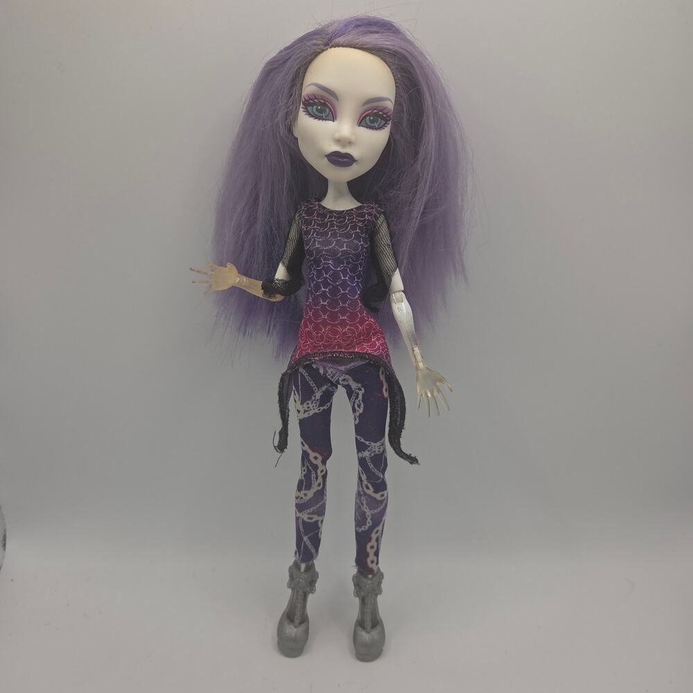 Monster High Spectra Vondergeist Picture Day Doll